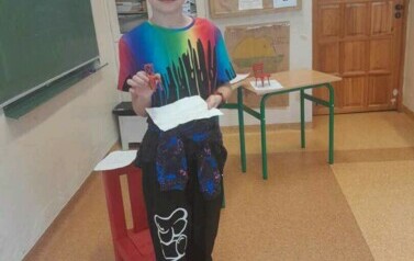 "Magiczne drzewo. Czerwone krzesło" Andrzej Maleszka 3