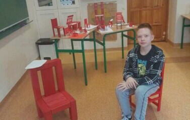 "Magiczne drzewo. Czerwone krzesło" Andrzej Maleszka 17