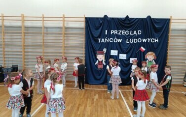 Przegląd tańc&oacute;w ludowych 8