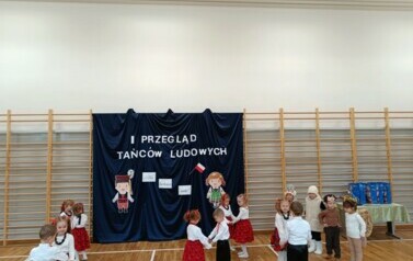 Przegląd tańc&oacute;w ludowych 10