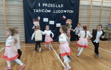 Przegląd tańc&oacute;w ludowych 12
