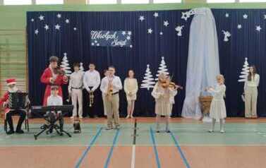  Świąteczne spotkanie społeczności szkolnej 56