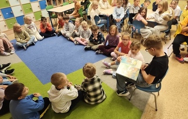 Dzień głośnego czytania w 3b i oddziale przedszkolnym 3
