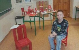 "Magiczne drzewo. Czerwone krzesło" Andrzej Maleszka 17