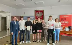 Sukcesy polonistyczne klasy 8a w konkursach powiatowych 1