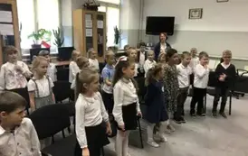 Pasowanie na czytelnika - klasa 1a 7