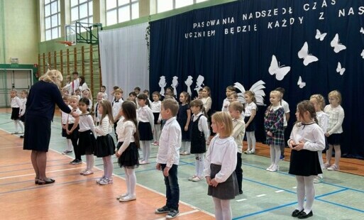 Zdjęcie do Uroczyste pasownie na ucznia
